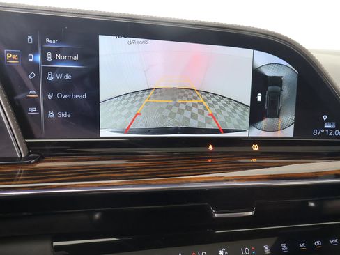 Used 2022 Cadillac Escalade Premium Luxury AWD/4WD image 6