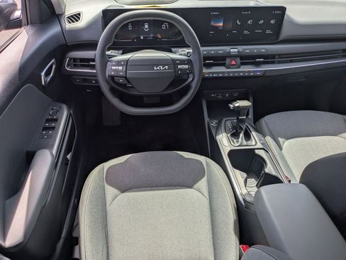 Used 2025 Kia K4 FWD image 25