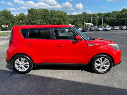 Used 2015 Kia Soul + FWD image 5