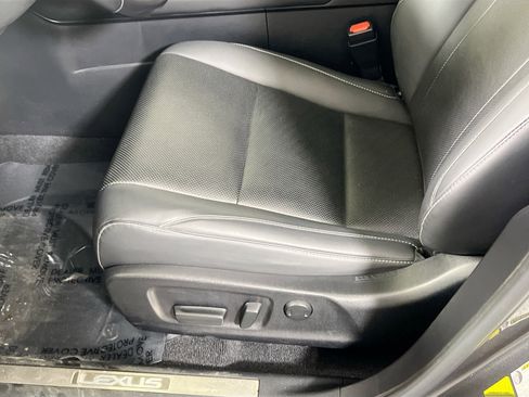 Used 2022 Lexus RX 350L Premium image 18