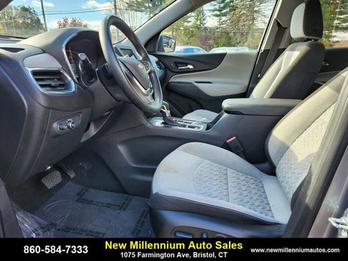 Used 2023 Chevrolet Equinox LT w/ Driver Convenience Package image 18