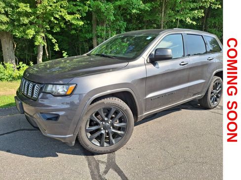 Used 2017 Jeep Grand Cherokee Altitude AWD/4WD image 1