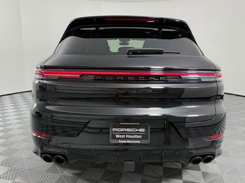 New 2026 Porsche Cayenne GTS image 10