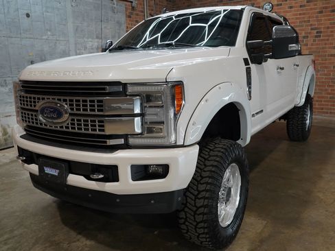 Used 2019 Ford F350 Platinum w/ Platinum Ultimate Package AWD/4WD image 19