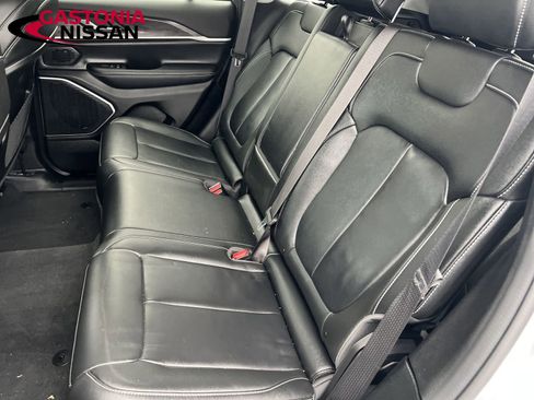 Used 2022 Jeep Grand Cherokee Limited 4xe image 32