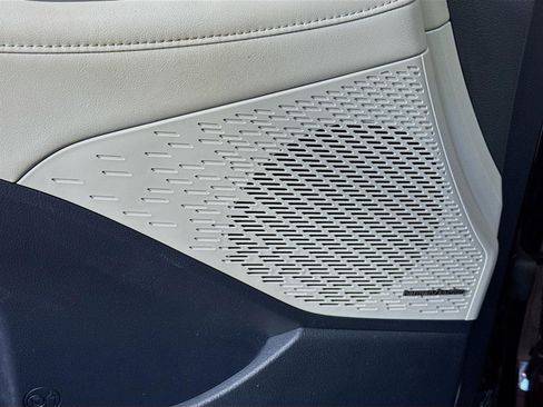 Used 2024 Hyundai Palisade Limited image 21