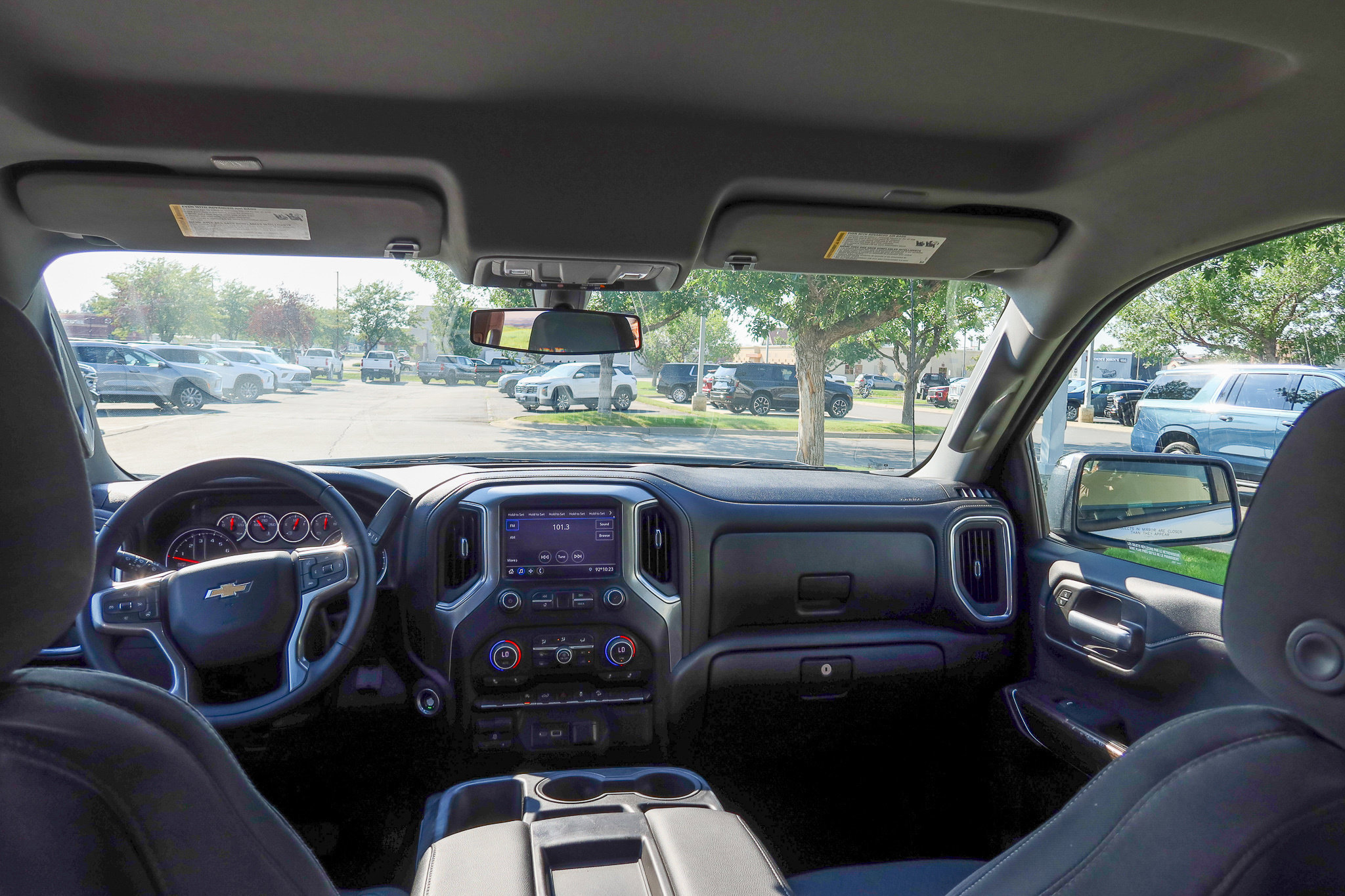 Used 2020 Chevrolet Silverado 1500 LT w/ True North Edition AWD/4WD image 11