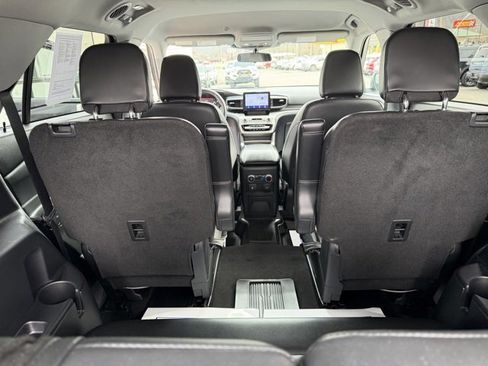 Used 2021 Ford Explorer XLT w/ Equipment Group 202A image 12