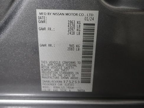 Used 2024 Nissan Altima 2.5 SR FWD image 41