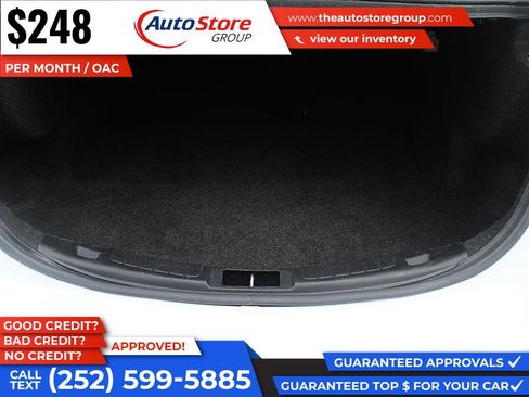 Used 2017 Ford Fusion SE w/ Fusion SE Technology Package FWD image 10