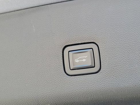 Used 2019 Chevrolet Traverse LT w/ LPO, Floor Liner Package AWD/4WD image 28