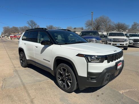 New 2026 Jeep Cherokee Overland w/ Trailer Tow Group AWD/4WD image 4