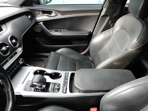 Used 2019 Kia Stinger GT2 image 8