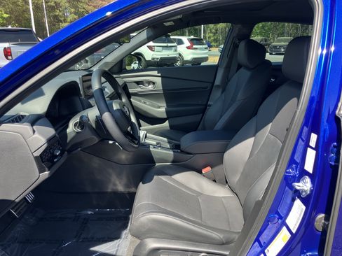 Used 2025 Honda Accord Sport image 16