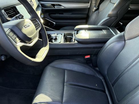 Used 2025 Jeep Wagoneer Series II w/ Advanced All Terrain Group AWD/4WD image 9