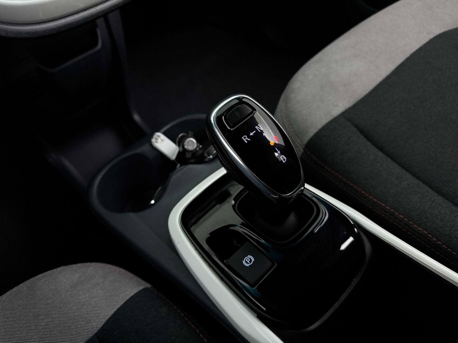 Used 2020 Chevrolet Bolt LT FWD image 21