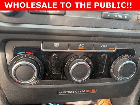 Used 2011 Volkswagen Golf 4-Door image 15