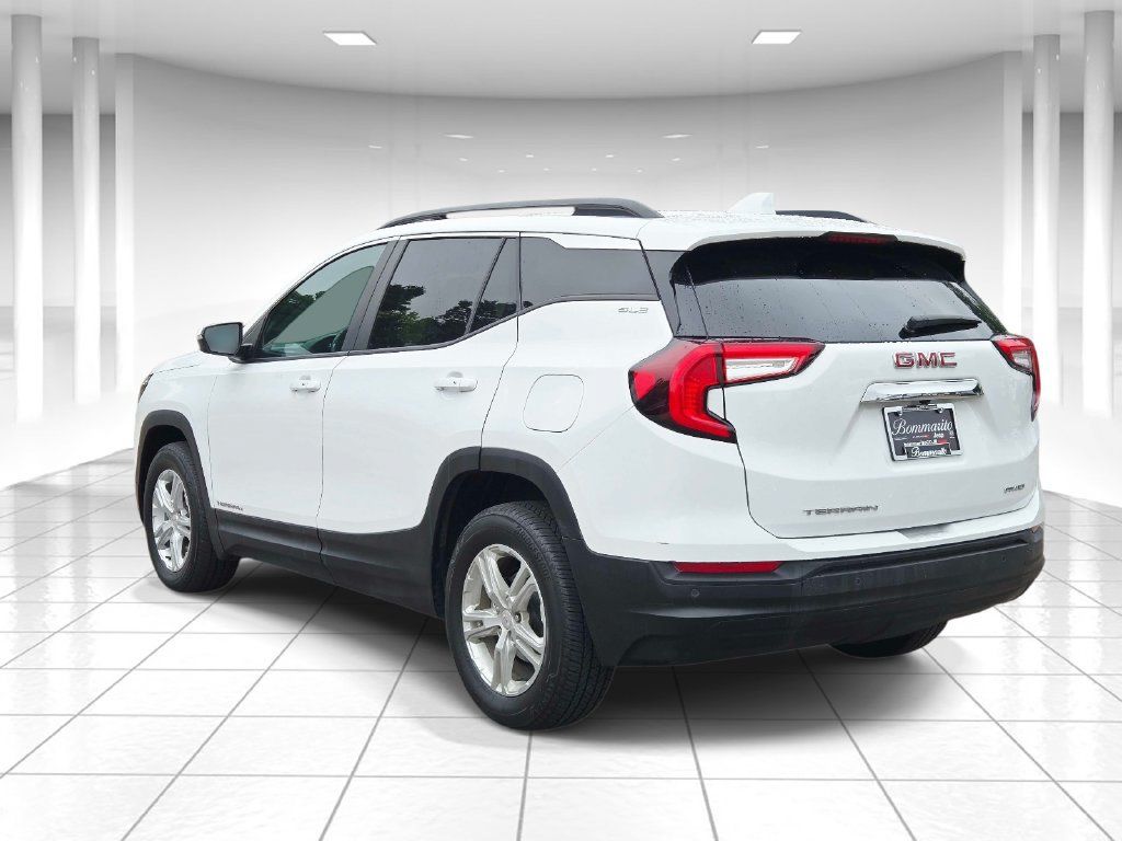 Used 2023 GMC Terrain SLE w/ Driver Convenience Package AWD/4WD image 5