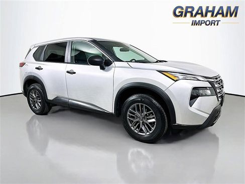 Used 2024 Nissan Rogue S image 1