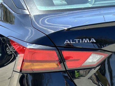 Used 2024 Nissan Altima 2.5 SV FWD image 7