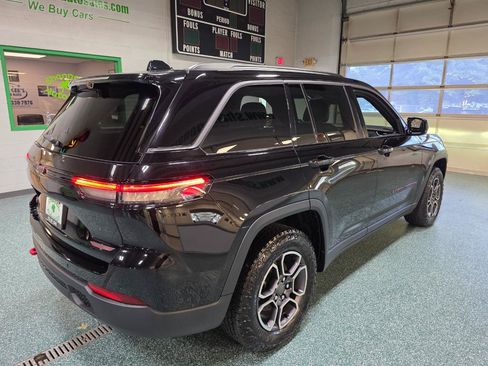Used 2022 Jeep Grand Cherokee Trailhawk w/ Luxury Tech Group III AWD/4WD image 7