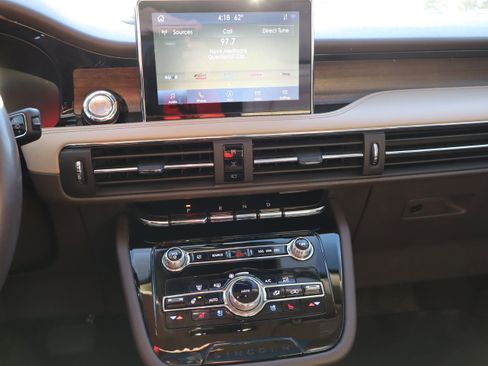 Used 2021 Lincoln Corsair Reserve w/ Equipment Group 201A image 19