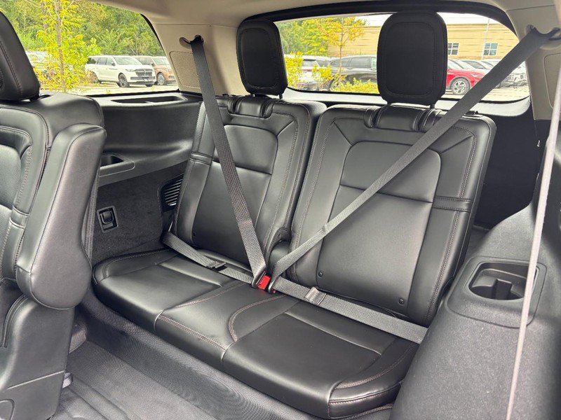 Used 2024 Lincoln Aviator Reserve w/ Equipment Group 201A AWD/4WD image 11