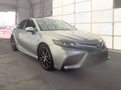 Used 2021 Toyota Camry SE FWD image 3