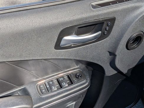 Used 2018 Dodge Charger R/T image 7