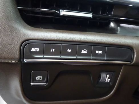 Certified 2022 Cadillac Escalade Premium Luxury AWD/4WD image 12