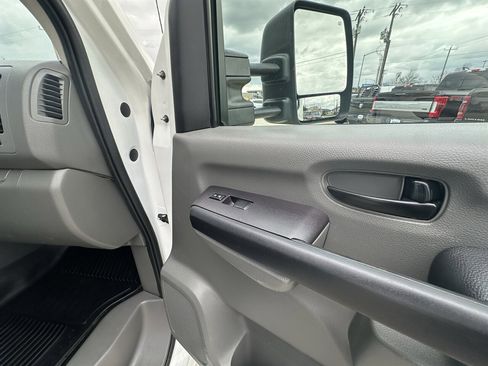 Used 2019 Nissan NV 3500 SL w/ Navigation Package RWD image 24