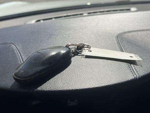 Used 2014 Tesla Model S 60 image 9