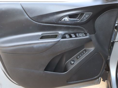 Used 2023 Chevrolet Equinox Premier FWD image 19