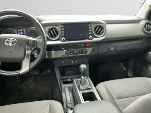 Used 2022 Toyota Tacoma SR5 RWD image 11