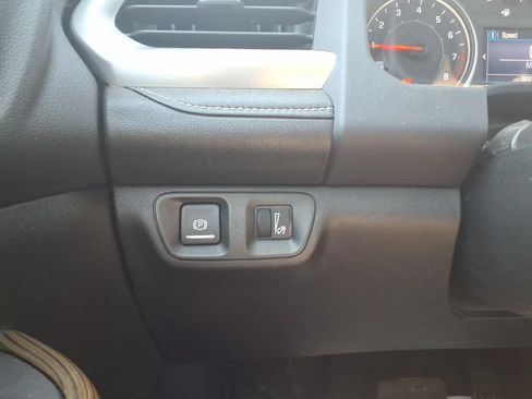 Used 2020 GMC Acadia SLE w/ Driver Convenience Package FWD image 14