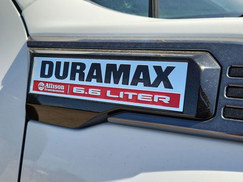 Used 2024 GMC Sierra 2500 AT4 w/ AT4 Preferred Package image 8