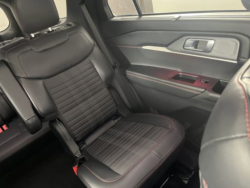 Used 2025 Ford Explorer ST-Line w/ Premium Package image 24