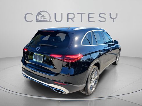 Certified 2026 Mercedes-Benz GLC 300 image 4