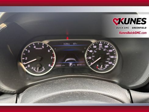 Used 2024 Nissan Sentra SV FWD image 13
