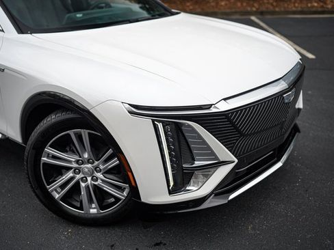 Used 2024 Cadillac Lyriq Tech image 14