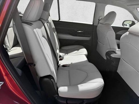 Certified 2025 Toyota Grand Highlander AWD image 20
