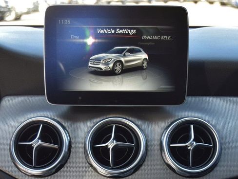 Used 2019 Mercedes-Benz GLA 250 4MATIC image 27
