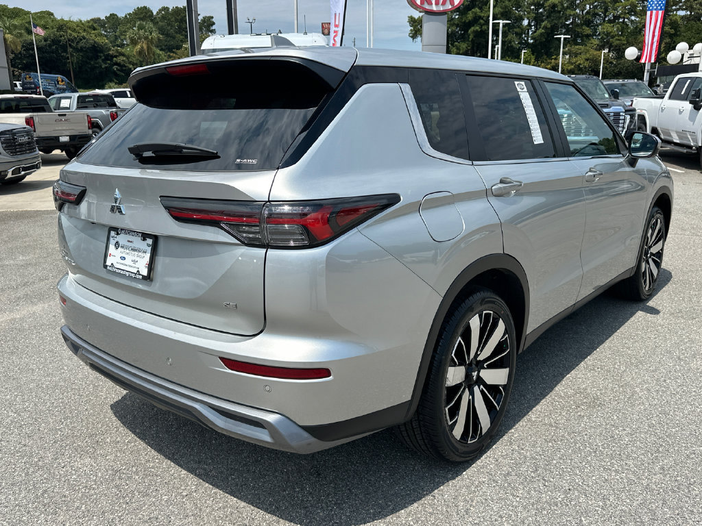 Used 2025 Mitsubishi Outlander SE AWD/4WD image 7