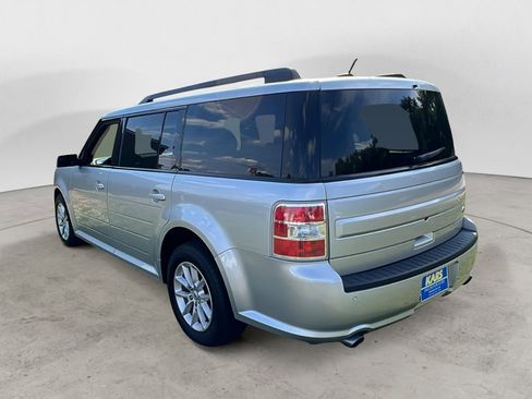 Used 2019 Ford Flex SE image 4
