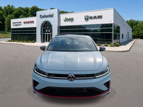 Used 2025 Volkswagen Jetta GLI Autobahn FWD image 9