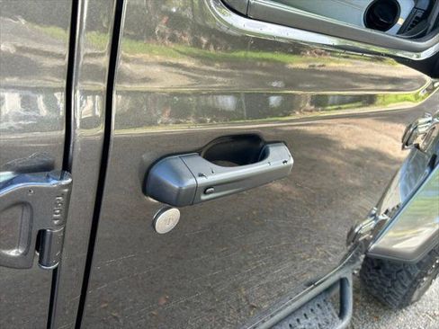 Certified 2025 Jeep Gladiator Willys image 28