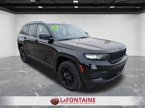 Certified 2024 Jeep Grand Cherokee Altitude image 7