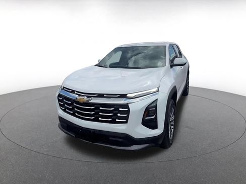 Used 2025 Chevrolet Equinox LT FWD image 6