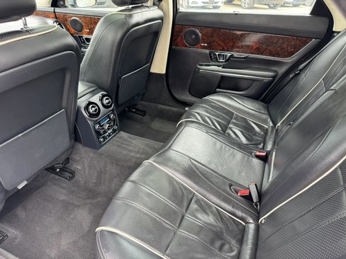 Used 2014 Jaguar XJ L Portfolio RWD image 18