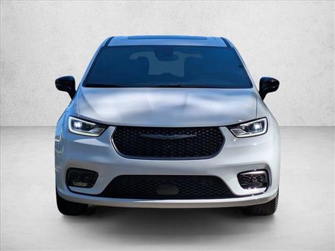 New 2026 Chrysler Pacifica Select image 6